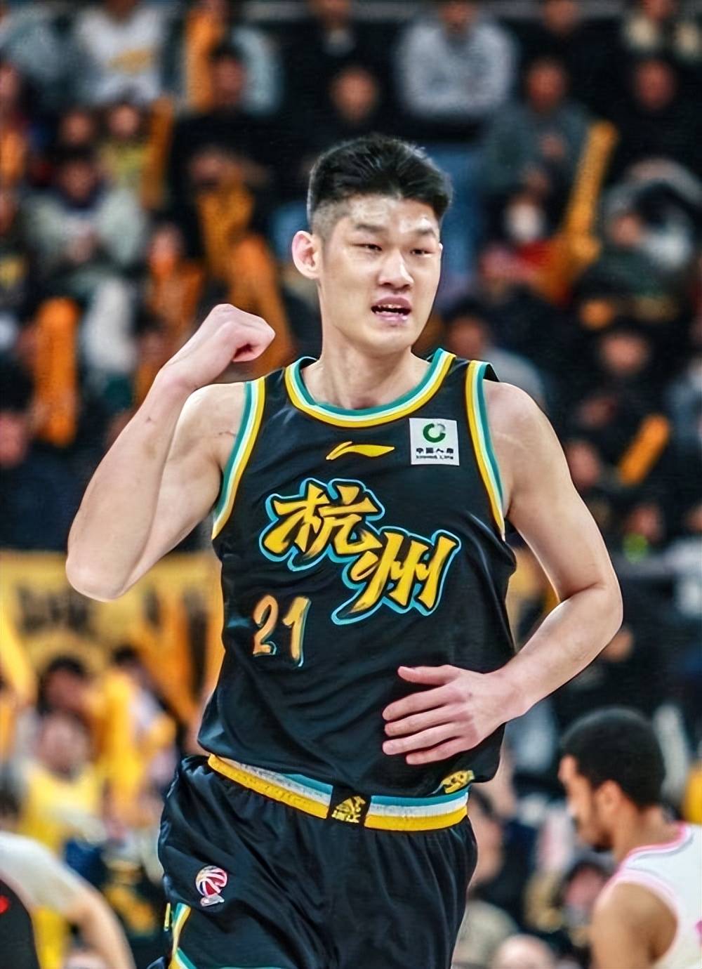 甘肃男篮连胜迎战广西队，欲冲击前四